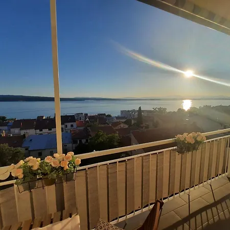 Apartment View *